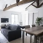 Comfortable And Bright 50 M In Paris 10Th
